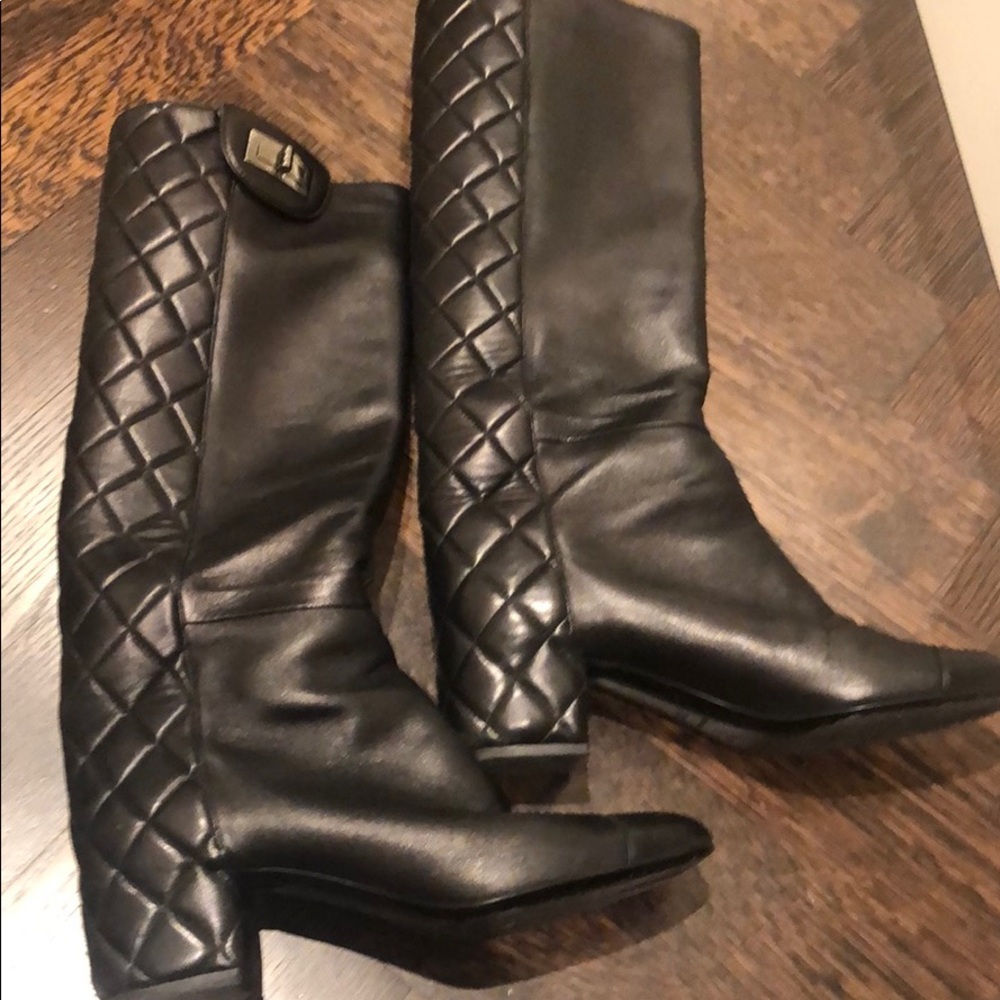 Chanel boot